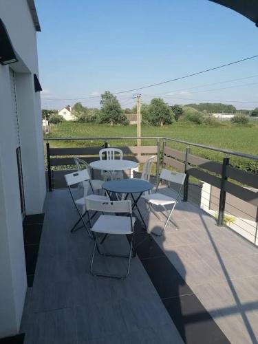 Zdjęcie z galerii obiektu Appartement confortable à Arnage - 80 m² - Terrasse et jardin w mieście Arnage
