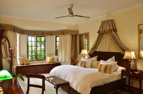 Katil atau katil-katil dalam bilik di Highgrove House Country Hotel, Restaurant, Farm & Spa