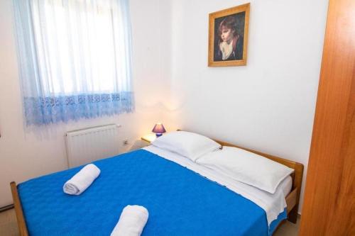 Apartments with parking space Baska, Krk - 23999