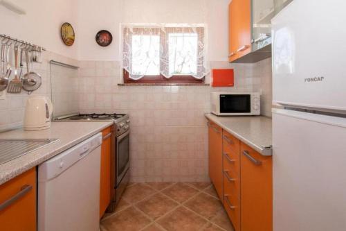 Apartments with parking space Baska, Krk - 23999