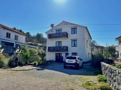 Apartments with parking space Soline, Krk - 24045