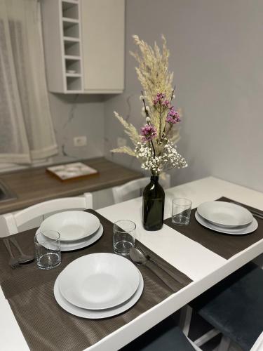 Tirana NN Central Apartment with Balcony 1