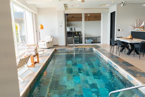 La alberca dentro o cerca de Childhood dream house #1 - Private Pool Ocean View