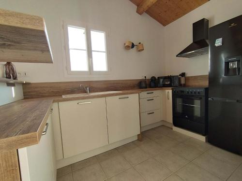 Imagen de la galería de Maison rénovée Saint-Denis, proche océan, jardin, parking - FR-1-778-43, en Saint-Denis-dʼOléron