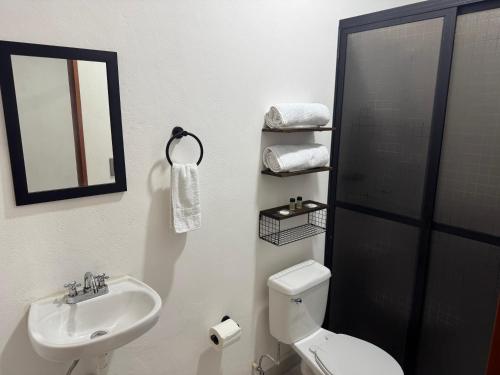 Ένα μπάνιο στο Hotel Bambus
