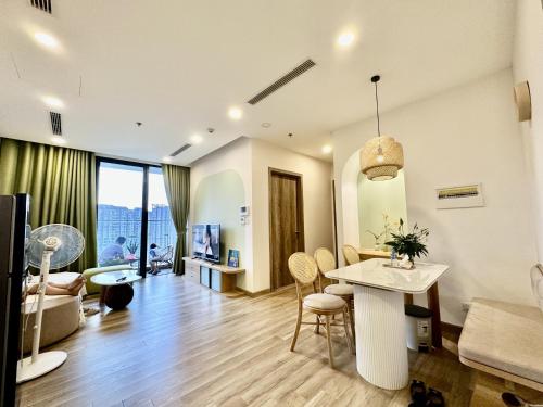 Ruang duduk di Sol Forest Ecopark Apartments