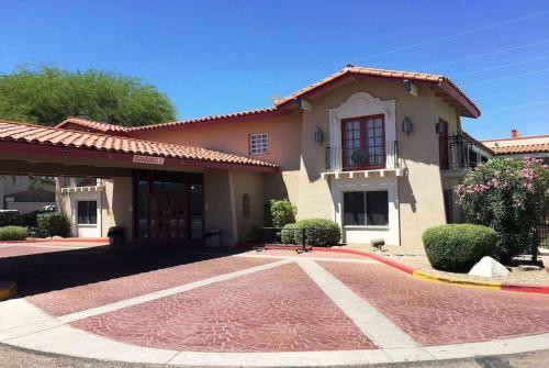 Фотография из галереи Days Inn by Wyndham Tucson City Center в Тусоне