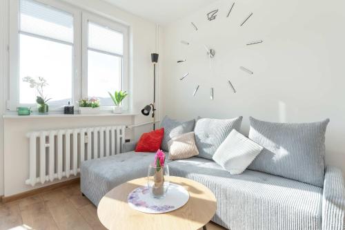 Słoneczny Apartament z Pięknym Widokiem, Balkon & Parking by Noclegi Renters