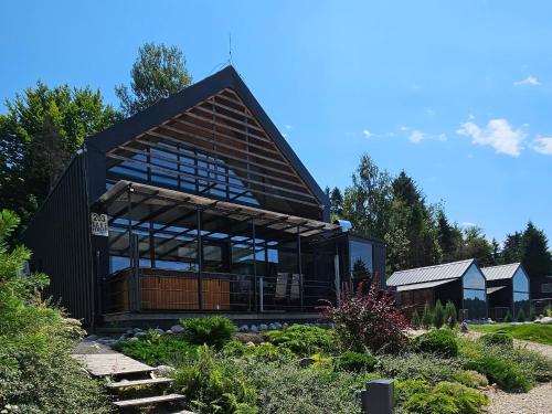 Lakeforest Dedinky Wellness Chata privát jacuzzi aj sauna, výhľad na jazero
