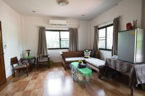 Gallery image of Corner House in Phra Nakhon Si Ayutthaya