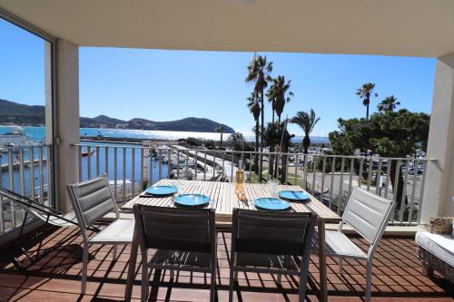 Photo de la galerie de l'établissement Appartement front de mer les Lecques, aux Lecques