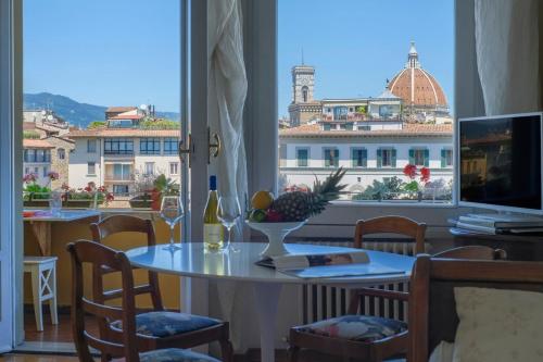 Wonderful terrace over Ponte Vecchio with elevator