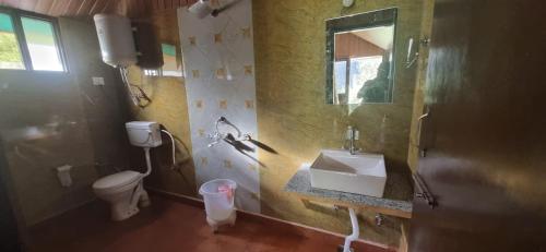 Ein Badezimmer in der Unterkunft Tandi Sarai