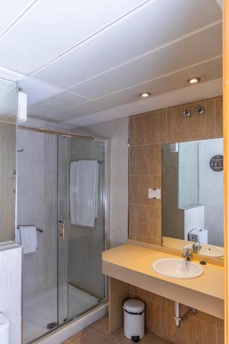 Koupelna v ubytování Hotel Serrano