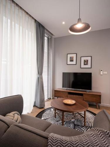 โทรทัศน์และ/หรือระบบความบันเทิงของ humble abode Bangkok Vacation Home