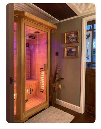 a glass door of a shower in a room at Casa Amor in Great Yarmouth