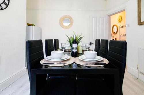 Gallery image of Luxe & Stylish Home in Manchester near city center in Manchester