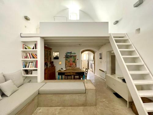 19th Century Vaulted Villa