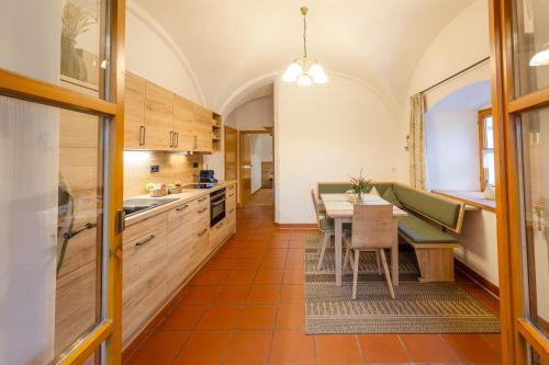 Η κουζίνα ή μικρή κουζίνα στο Urlaub am Regen – Ferienhof Dirnberger