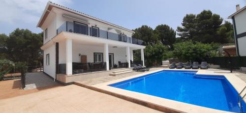 Bazén v ubytování Boutique Algarrobo nebo v jeho okolí