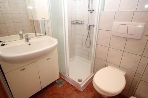 Kúpeľňa v ubytovaní Apartment Djikic