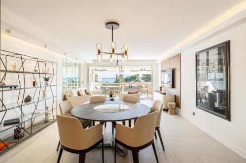 REF 1980 - Cannes palm Beach sea view
