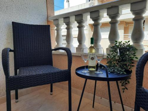 Casa de Luz - Lovely two bedroom appartment in the centre of Torrevieja at only 700 meters from the beach & boulevard
