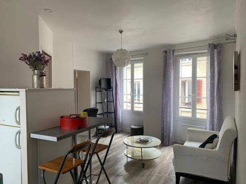 Photo de la galerie de l'établissement Appartement plein centre de Fontainebleau, à Fontainebleau