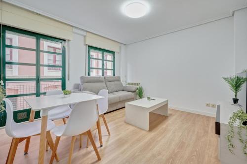 El Moderno by Clabao