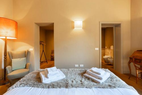 Golden Luxe - Lux Penthouse Palazzo Strozzi