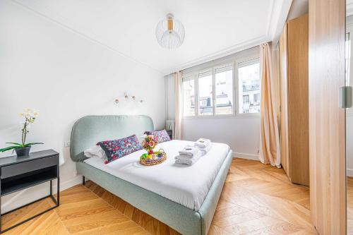 Superb Trocadero Eiffel Tower apartment