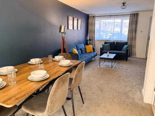 Posezení v ubytování 3br Home - Private Parking - Monthly Discounts