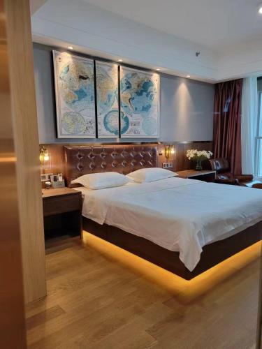 Whale x Sea View Hotel Apartmentにあるベッド