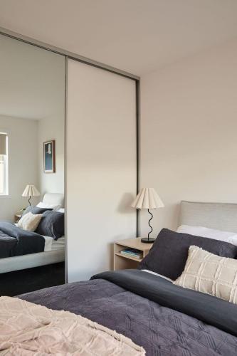 Una cama o camas en una habitación de Birch Bnb