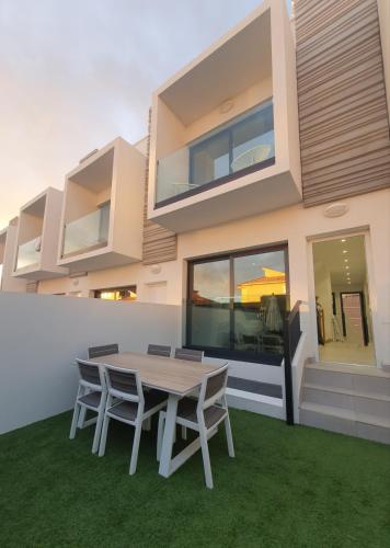 Alquilaencanarias Medano Arecas