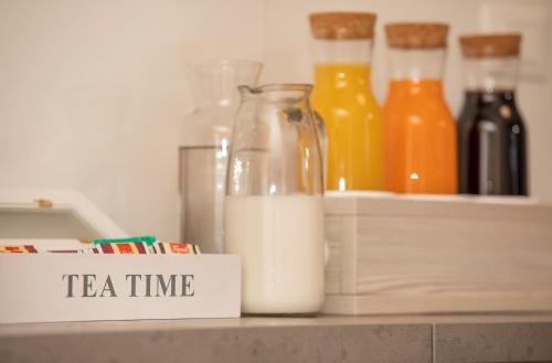 Příslušenství pro přípravu čaje a kávy v ubytování Rooms Natura