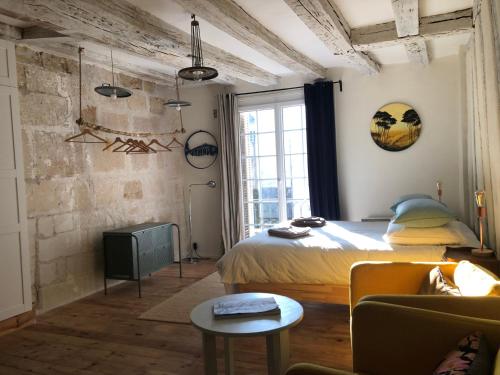 LEBIS, a deux pas de la cathédrale