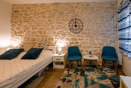 Ana Stylish Suite in old town