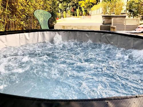 Appartement charmant à La Cadière-d'Azur, 68 m², jacuzzi