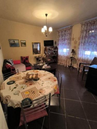 Posedenie v ubytovaní Cozy Apartment Alexandros near Aqueduct (Kamares)