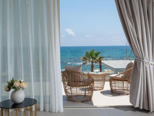 Hersonissos Beach Villa - Your Seafront Retreat by etouri