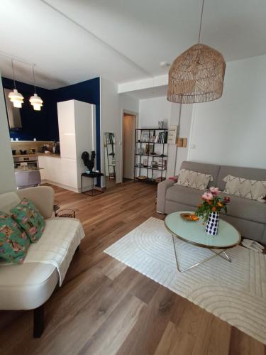 Appartement T2 40 m2 rue du casino centre-ville climatisé 1 chambre balcon