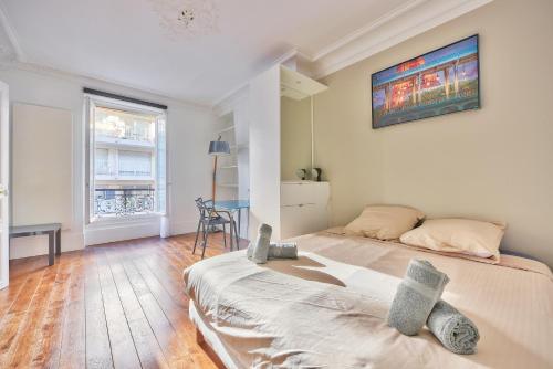 Photo de la galerie de l'établissement Élégance Parisienne - Jardin Luxembourg - Montparnasse, à Paris