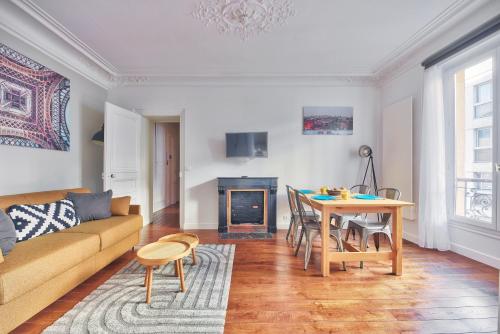 Photo de la galerie de l'établissement Élégance Parisienne - Jardin Luxembourg - Montparnasse, à Paris