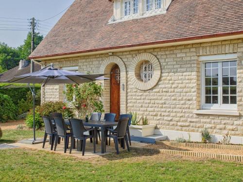 Maison rétro avec jardin et 5 chambres à Merville-Franceville-Plage - FR-1-788-34
