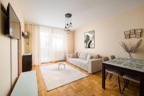 National Stadium Cozy Retreat Apartment by BookingHost