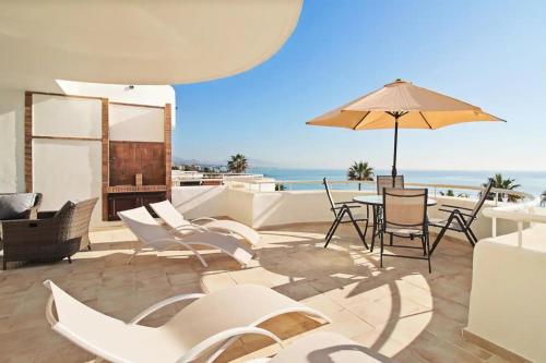 Large Beachfront Apartment