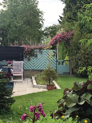 Κήπος έξω από το Gardenside Lodge ,Self Catering, Dog friendly, Holiday Home, County Durham