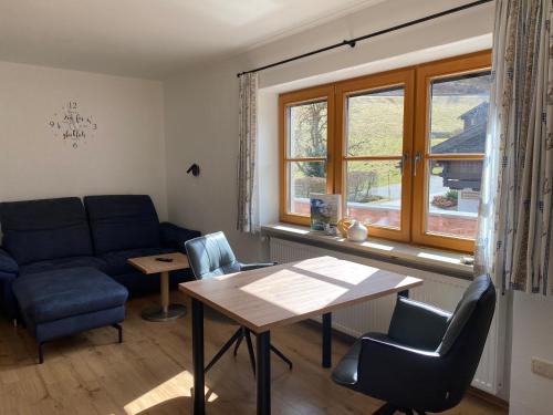 Ruang duduk di Ferienwohnungen Haus Salzgau