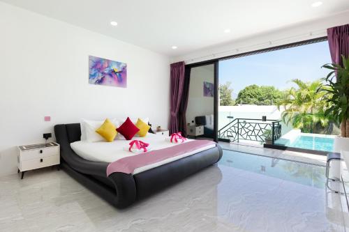 Zen Family - All-Inclusive-Pool - Playground - Panoramic Rooftop-4BR-3BA - Beach Minutes Awayの敷地内または近くにあるプール